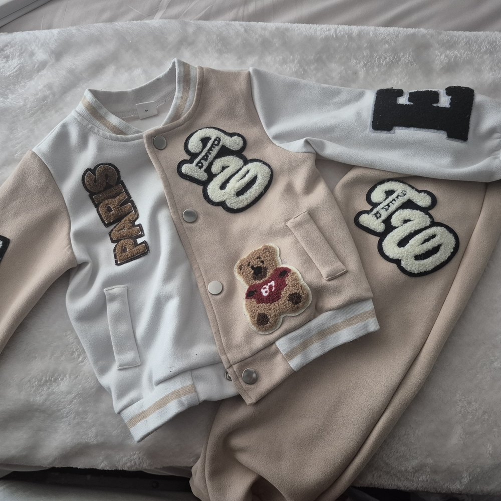 SHEIN Beige and White Kids' Teddy Trim Jacket